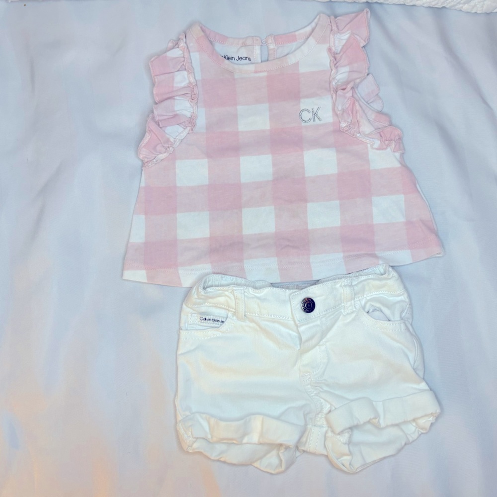 Calvin Klein girls short set